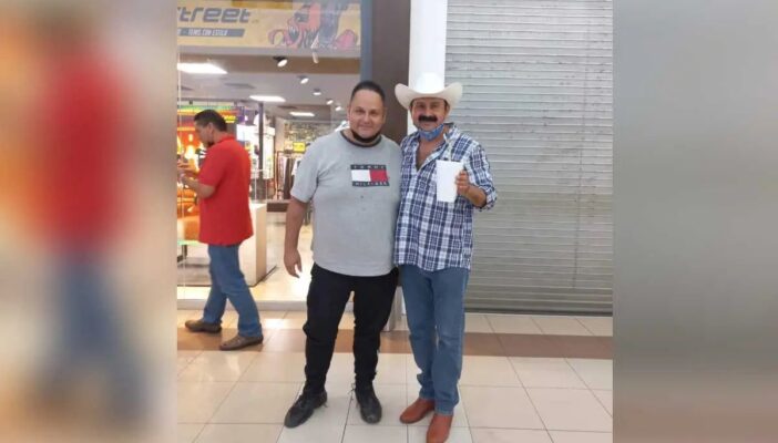 Layín se ampara y pasea libremente por Tepic