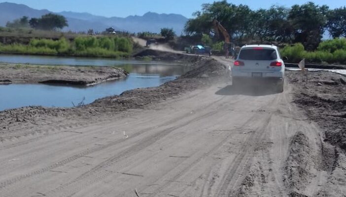 Cierran paso del guayabo por crecida del Río Ameca
