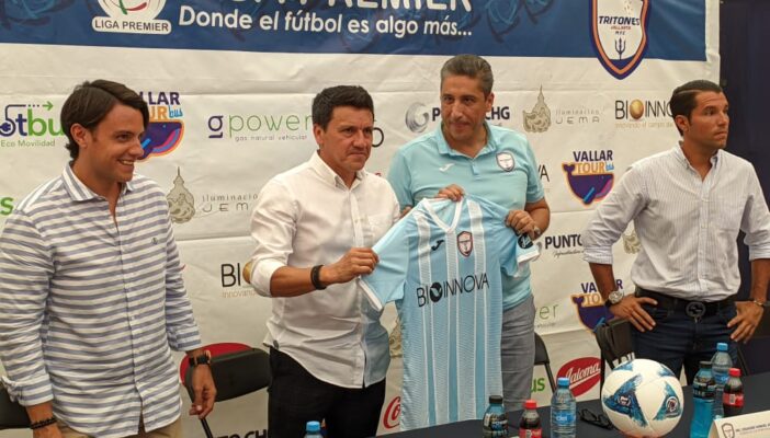 Presenta Tritones al 'Misionero' Castillo como técnico