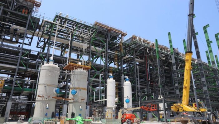 Inaugura López Obrador refinería '2 Bocas'