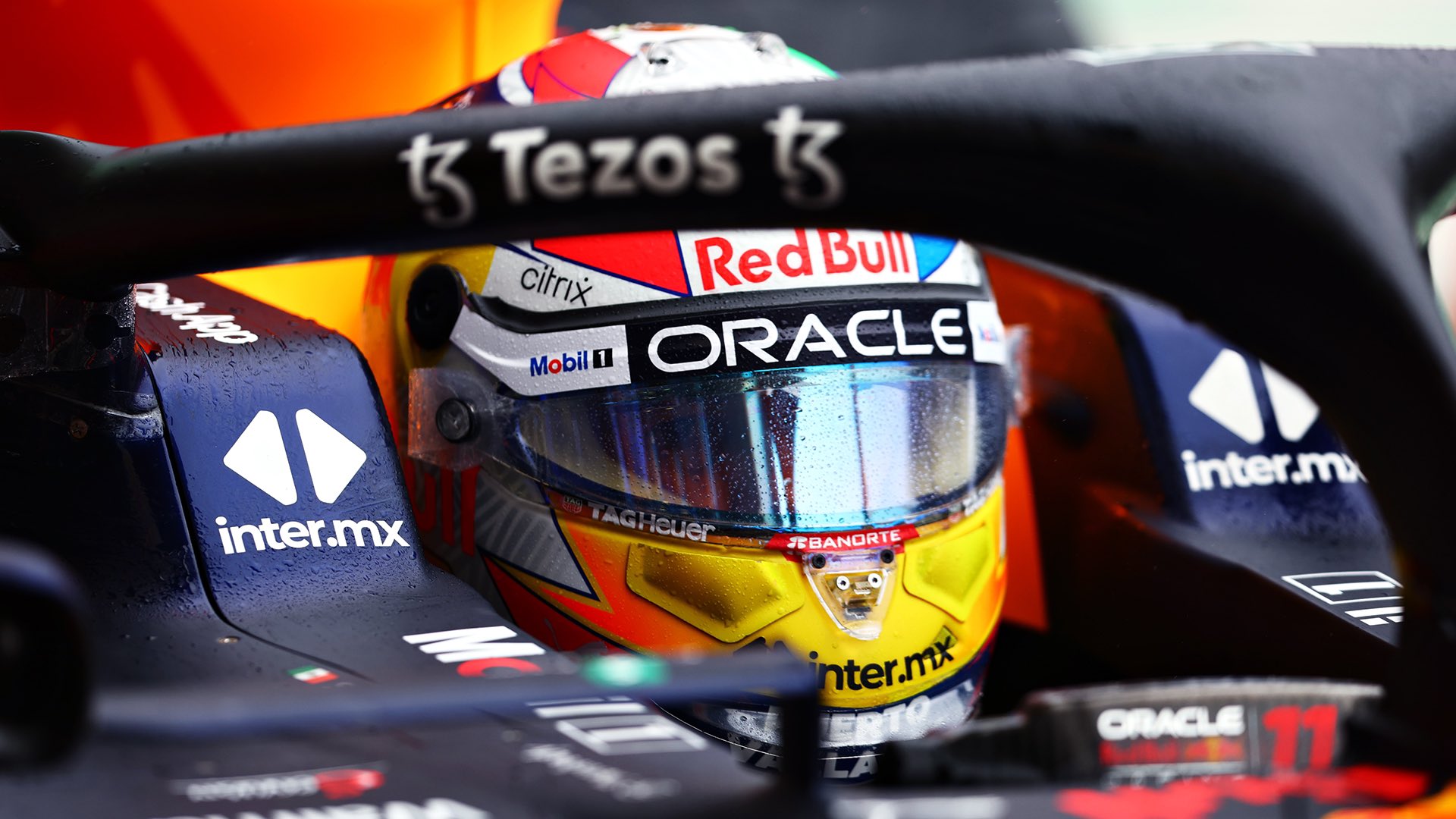 ¡Es el casco de la suerte! Checo Pérez queda segundo en GP de Silverstone 1 ¡Es el casco de la suerte! Checo Pérez queda segundo en GP de Silverstone
