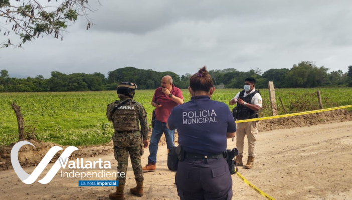 Encuentran el cadáver de un masculino en una brecha en Puerto Vallarta