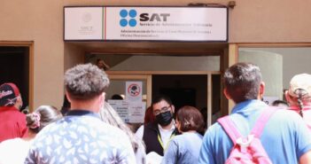 ¡Ahora resulta! Asegura el SAT que ellos no pidieron la constancia fiscal