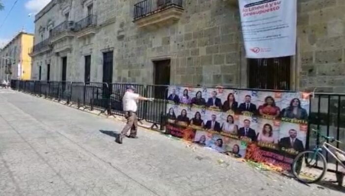 A 'huevazos', exhiben a diputados por apoyar verificación obligatoria