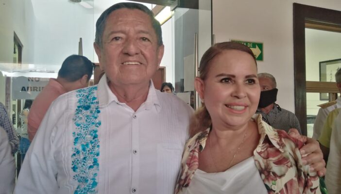 Familiares de regidora, despedidos del ayuntamiento