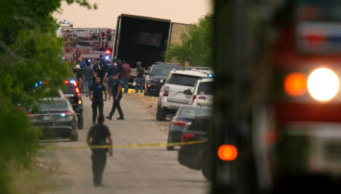 26 mexicanos murieron en el tráiler de migrantes en Texas