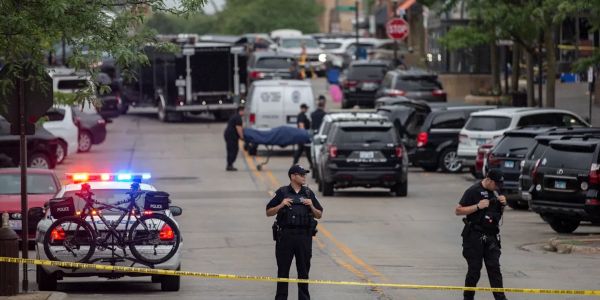 Ya son 8 muertos por tiroteo en Highland Park; 2 son mexicanos