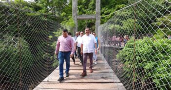 Vecinos agradecen al Profe Michel las obras de calidad