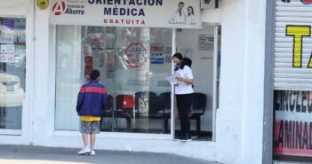 Pide López-Gatell que eliminen consultorios en cadenas de farmacias