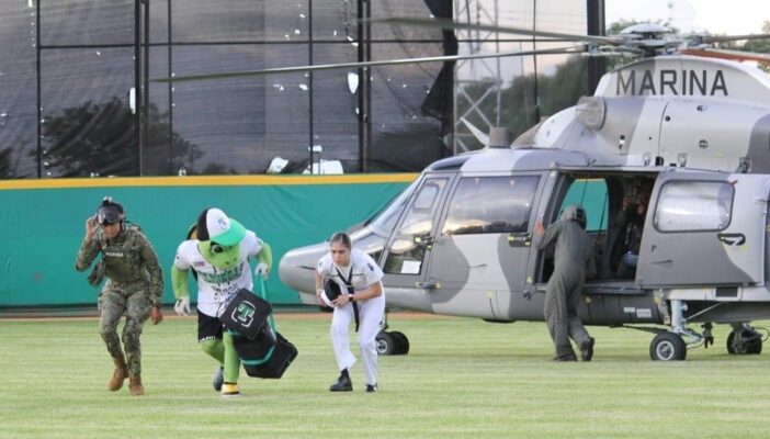Critica AMLO uso de helicóptero de la Semar para partido de beisbol