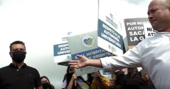 Estudiantes de la UdeG se manifiestan contra Alfaro