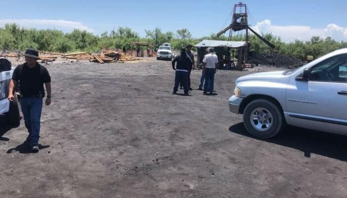 Continúan atrapados 10 mineros en Coahuila