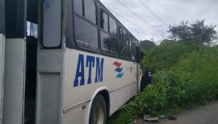 Fuerte accidente en la carretera La Cruz de Huanacaxtle - Punta de Mita