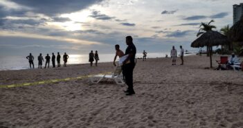 Fallece hombre en la playa de conocido hotel de Puerto Vallarta