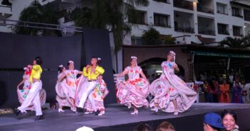 Los mejores grupos de baile regional llenan de color la Marina de Puerto Vallarta