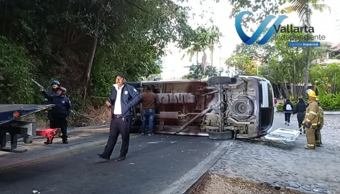 Se registra aparatoso accidente en la carretera 200 a la altura de Conchas Chinas