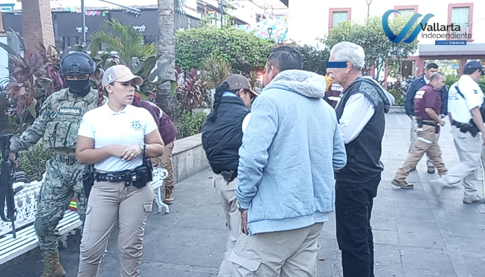 Masculinos protagonizan pelea en el centro de Puerto Vallarta