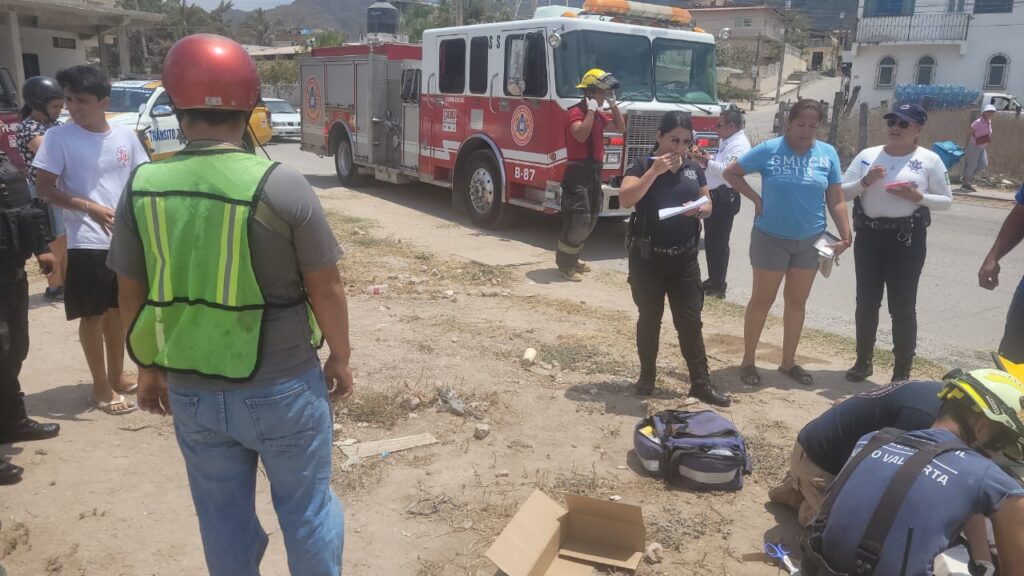 VIDEO: Motociclista atropella a menor en Puerto Vallarta y se da a la fuga en lugar de ayudarlo 2 VIDEO: Motociclista atropella a menor en Puerto Vallarta y se da a la fuga en lugar de ayudarlo