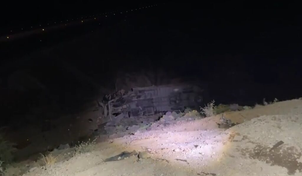 Fallecen ocho personas por volcadura de tráiler en Jala-Compostela