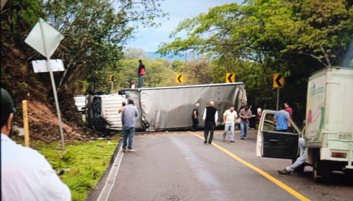 accidente en carretera Federal 200