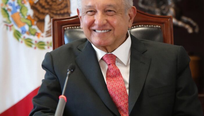 AMLO cantando a mi manera