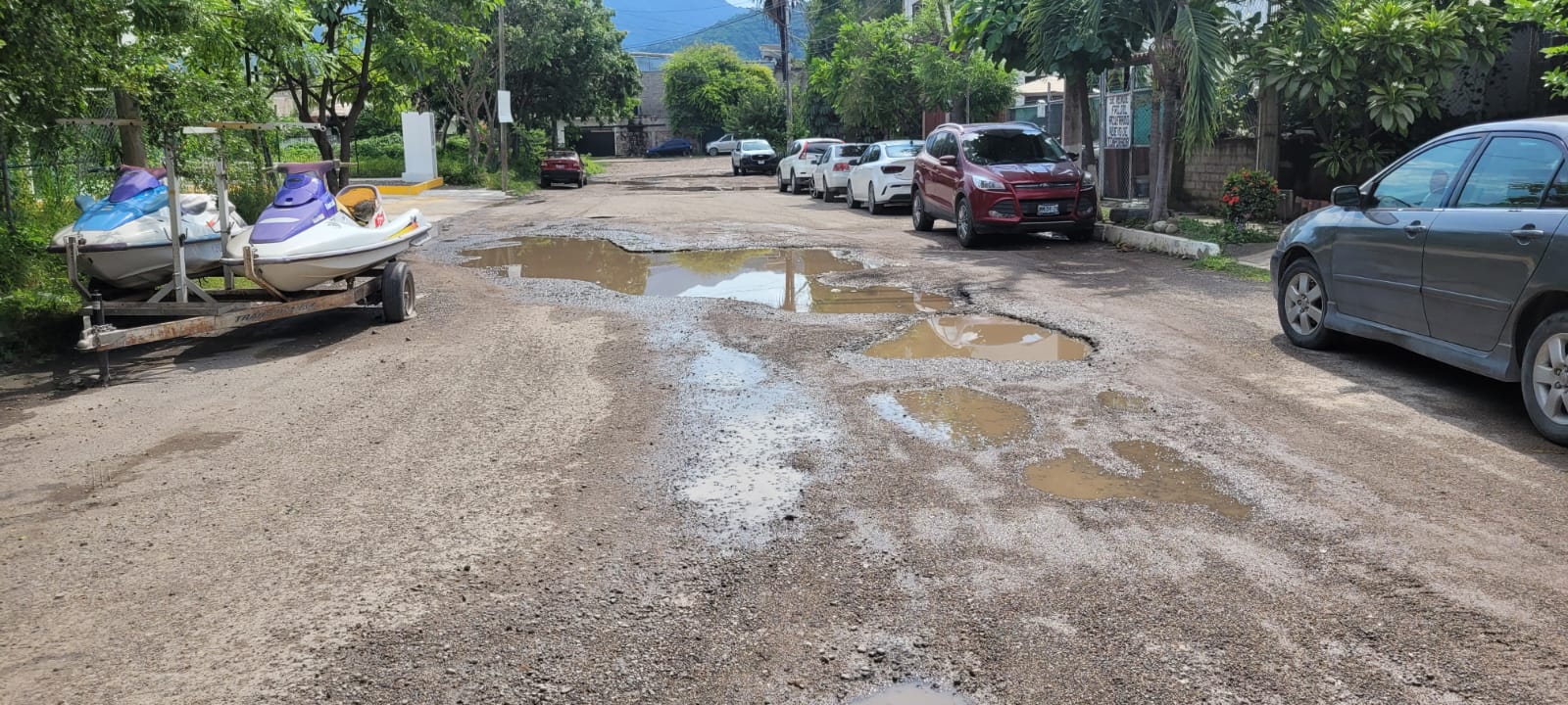 Puerto Bachearta: autoridades descuidan a los vallartenses y los baches ya son lagunas (VIDEO)