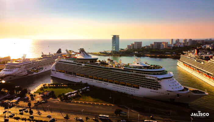arribo de cruceros a puerto vallarta