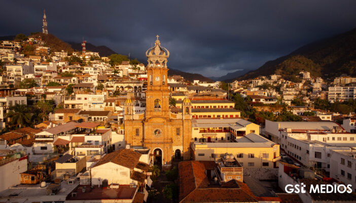 semana cultural por el 102 aniversario de la parroquia de nuestra señora de Guadalupe en Puerto Vallarta