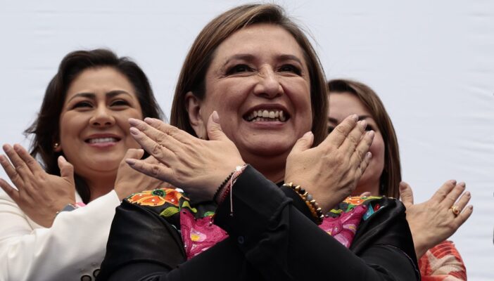 Morenistas defienden y aconsejan a Xóchitl tras su salida del Senado