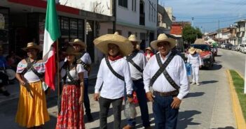Con colorido desfile celebran el 113 aniversario de la Revolución Mexicana en Las Palmas