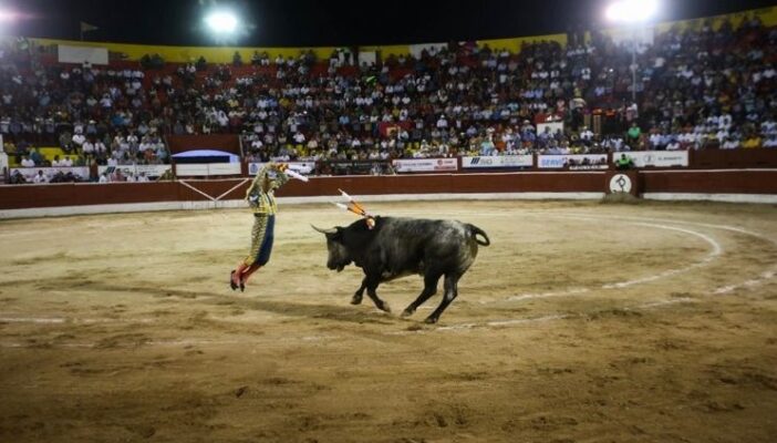 Suspenden corridas de toros en Guadalajara