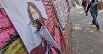 ¿Qué es una solicitud de excepción a la prohibición de difundir propaganda gubernamental?