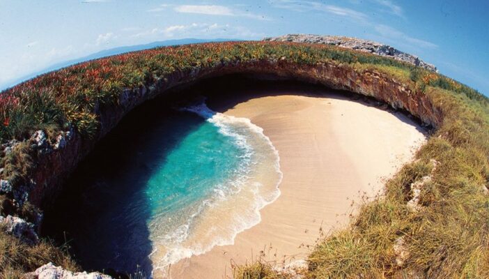 Muere el 90 % del sistema coralino en las Islas Marietas