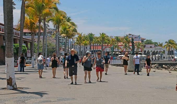 Carla Esparza exige que se lleven a cabo mejoras en malecón