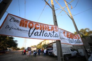 Ramón Guerrero “Mochilas” sorprende con lleno total de salón