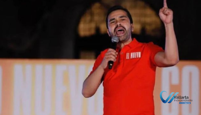 Jorge Maynez cierra precampaña en la Macroplaza de Monterrey