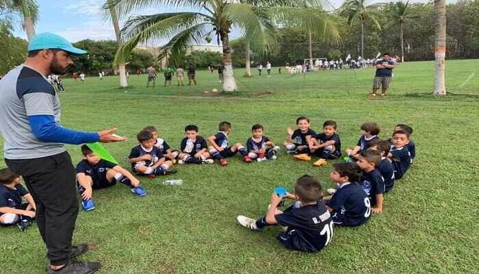 Formando buenas personas a través del futbol 