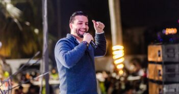 Lleno total en cumpleaños de Luis Munguía