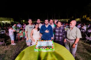 Lleno total en cumpleaños de Luis Munguía