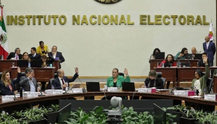 INE avala formatos y sedes de los debates entre candidatos a la presidencia