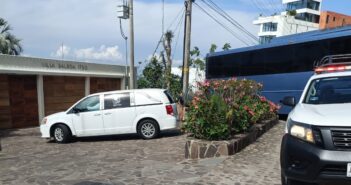 Fallece mujer abordo de un camión de turismo