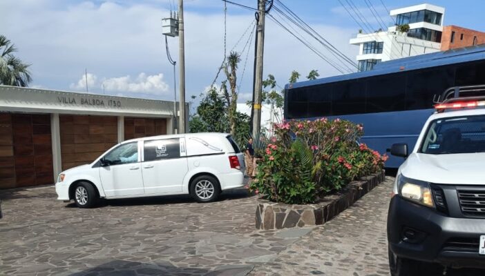 Fallece mujer abordo de un camión de turismo