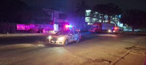 Motociclista pierde la vida al impactarse en tráiler