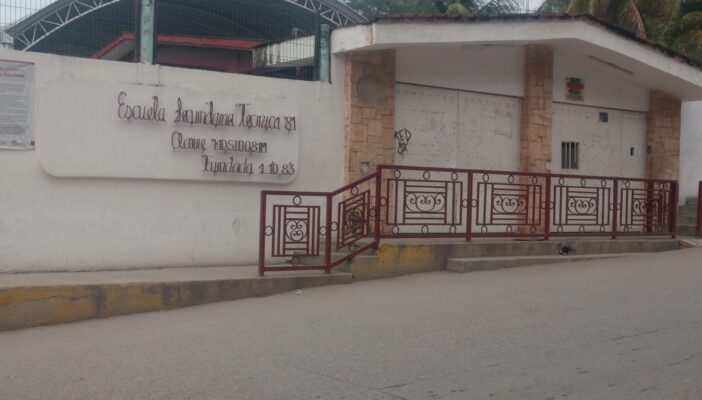 Secundaria Técnica 81, en completo descuido: padres de familia