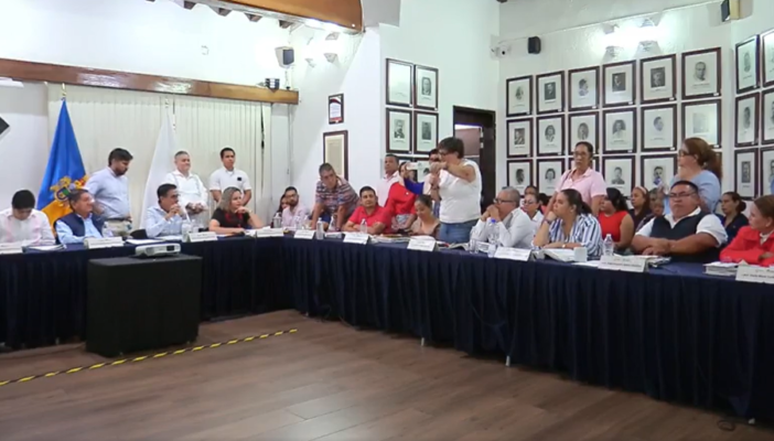 Vecinos de Villas Río se manifiestan en Sesión de Cabildo