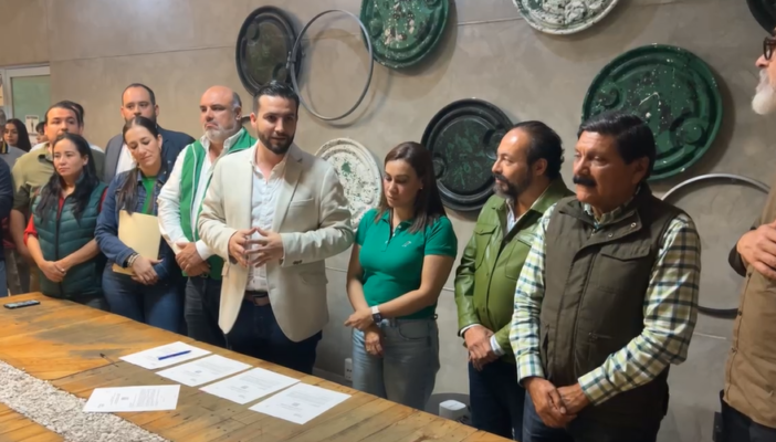 Luis Munguía se registra como candidato a la presidencia municipal de Puerto Vallarta