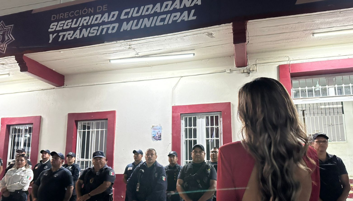 Lía Castro Díaz de León es presentada ante la Dirección de Seguridad Pública de BadeBa