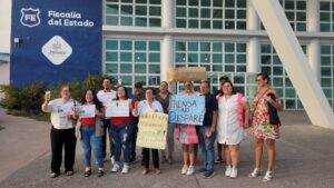 Periodistas de Puerto Vallarta se manifiestan frente a la Fiscalía