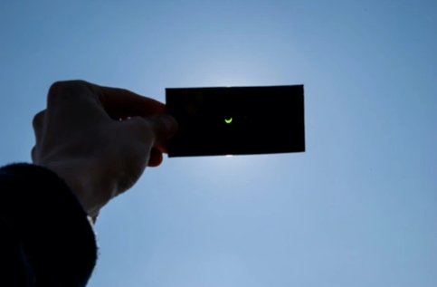 Filtros y proyecciones para observar un eclipse solar de manera segura 3 Filtro para soldar para ver el eclipse solar