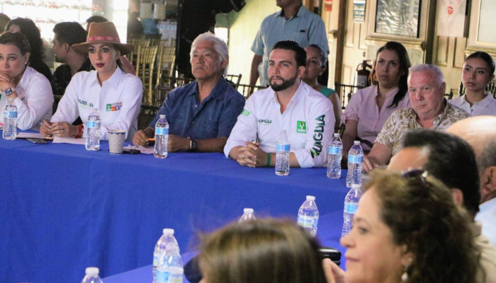 Se reúne Luis Munguía con el sector empresarial de Puerto Vallarta